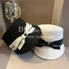 Designer Beach Hat Luxe Femmes Plat Ajusté Seau Chapeau Bow Chapeau Noir Blanc Casual Canard Langue Chapeaux Sortie D'été Parasol chapeau de vacances