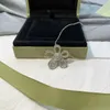 Designer Necklace VanCF Necklace Luxury Diamond Agate 18k Gold Necklace Large Flower Pendant V Gold Diamond Clover Sweater Chain