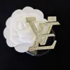 Klassieke ontwerper dubbele letter broche vergulde unisex diamanten broches pin metalen mode-sieraden accessoires 20 stijl