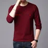 Najwyższej jakości marka mody 95% bawełniana 5% spandex T koszulka dla mężczyzn o szyja zwykła Slim Fit Topss Casual Men Ubrania 240226