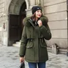 Damskie okopy płaszcze kobiety zimowe noszenie krótka wyściełana kurtka duża koreańska studentka Parka wyglądają grubość mody