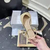 Kvinnor Flat spetsiga sandaler 2024 Summer Fashion Svart naken guldmatt äkta läder kvinnors bröllopskor