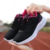 Swobodne buty dla mężczyzn dla czarnych białych różowych oddychających wygodne wygodne trener sportowy kolor 134 rozmiar 35-41