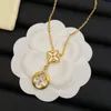 Collana da donna placcata in oro con lettera V, ciondolo a forma di fiore bianco, gioielli di marca di lusso senza scatola