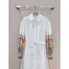 White Rainbow Paisley Wzory koszuli długie sukienki Kobiety letni wakacyjny styl 2024 Wakacje w Białym rękawie Białe rękawy Białe rękawy splatanie luźne sukienki FZ2403081