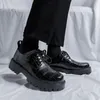 Scarpe casual da uomo moda in pelle con suola spessa da lavoro stringate Oxford nere impermeabili con plateau altezza da sposa Uxury