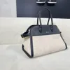 Borsa tote di alta qualità Borsa shopping di lusso con fibbia a ventosa Modello classico Borsa zaino elegante e durevole di grande capacità In vera pelle