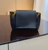 مصمم حمل Crossbody حقيب