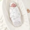 Filtar Bomullsbaby som tar emot filt Anti HARTLE SWADDLE WRAP MED HAT Född sovsäck Justerbara spädbarn Svadlande föremål