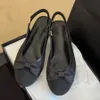 Toppkvalitet enkel klassisk rundtå båge slingbacks platt sandaler bowtie platt häl klänning skor läder yttersula balett skor lyxdesigner platt kontorsmiddagskor
