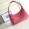 Re-edition 2000 2005 Nylon Small Handbag Designer Bag Triangle Luxurys Pink Shoulder Underarm Safino Bag Chain Tote Armpit Pochette Mens Crossbody Clutch Woman Påsar