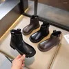 Botas 2024 meninas tornozelo versátil macio marrom preto crianças moda casual antiderrapante elegante chique crianças sapatos para meninos