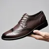 Casual Shoes äkta läder Herrklänning Handgjorda snörning Oxford Pointed Cap Toe Party Brogue Formal for Men Wedding