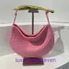 Bolsos de mano de diseñador de lujo Tienda en línea de sardinas de Bottgs's Vents Diseño pequeño Nuevo bolso tejido para mujer Bolso de cuero versátil de alta calidad Metal con logotipo real