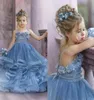 Robes de demoiselle d'honneur en Tulle bleu poussiéreux, bretelles Spaghetti, dentelle, appliques florales 3D, volants à plusieurs niveaux, robe de concours d'anniversaire pour enfants Pa3840144