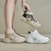 Scarpe casual Instagram Versione coreana Scarpe alte con suola spessa per papà Novità Autunno e inverno Altezza per studenti che aumenta Sport da corsa versatili