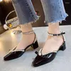 Sandaler Franska flickor Bow Pearl Baotou Single Shoes Thick Heel Retro Mary Jane Ankle Strap Mid Women Pumps Summer