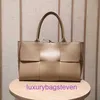 Bottgss Ventss Designer Arco Totes Borsa in vera pelle 2023 autunno e inverno nuova grande borsa in tessuto da donna in pelle bovina semplice e versatile capacità Have Real Logo