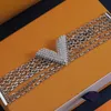 مع Box Usisex Designer Charm Bracelets Women Fendant v Letter Diamond Bracelets Jewelry 18K Gold Placed Stains Stains Stail Bracelet Men Men