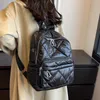 UNIXINU 패션 소형 여성 배낭 퀼트 패딩 초경 학교 배낭 가방 여자 캐주얼 트렌드 데일리 트레일 240309