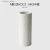 Wazony Medicci Home CD Style Rattan Wzór wytłoczone białe wazony ceramiczne Nowoczesne eleganckie domowe wazony kwiatowe Wysoka unikalna butelka L240309