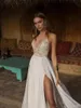 Sexig berta a-line High Side Split Wedding Dress V Neck spetsar applikationer pärlor vestios de novia rygglösa brudklänningar klänningar anpassade yd