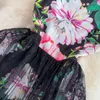 Robes décontractées Robe d'été Femmes Lumière Luxe Suspendu Dentelle Mode Taille Haute Slim Imprimé Splice Sans Manches A-ligne Pour