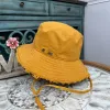 Tasarımcı Kova Şapkaları Moda Geniş Kötü Şapkalar Erkek Kadınlar Takım Çok Renkli Dış Mekan Gadde Tuval Şapkaları Yaz Açık Güneşlik Kapakları Balıkçı Plaj Şapkası