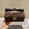 Pochette da donna di design con patta di grande capacità 25CM Hardware dorato Borsa a mano di lusso con reticolo di diamanti Borsa sotto le ascelle Borsa casual da strada Borsa per la spesa all'aperto Valigia