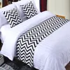 Schwarz-weiß gestreifte Baumwolle Tagesdecke Bettläufer Überwurf Home El Schlafzimmer Bettwäsche Dekor Bett Schwanz Handtuch278n