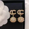Luxury Diamond Set Pearl Earrings Charm Designer Quality Earring High End Luxury Designtillbehör Valda par Family Gifts 219o