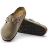 2024 designer boston ostrings sandali pantofole Arizona mayari shearling muli invalgono scivoli piatti in moda da donna designer sandals designer pancetta