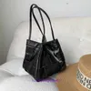 TOP ORIGINAL BOTTGSS VENTS CASSETTE Totväskor Partihandel 2023 Lager Cowhide Hand Woven Bucket Wing Bag Syfte Enkel axelport med riktig logotyp