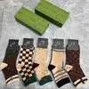 Diseñador 2024 calcetines para hombres y mujeres ocho deportes de lujo cuatro estaciones impresión de letras marca algodón hombres mujeres liga caja conjunto regalo