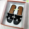 Sandali firmati Pantofole per donna Ciabatte in pelle di lusso Sandali in pelle di pecora marrone nero Sandali in gomma da uomo Ciabatte estive Scarpe da spiaggia pantoufle Taglia 35-4