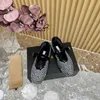 2024 Modenschau Fischnetz- und Strass-Ballerinas Volldiamant-Flats für Damen Designer-Kleiderschuhe Rutschfeste Gummisohlen-Flats Mary Jane-Schuhe aus echtem Leder