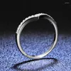 クラスターリングYanhui Pure Pt950 Platinum v Shape Moissanite Diamond Gemstone Luxury Personality Wedding Ring Fine Jewelry Gifter Sale