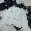 Manteau de styliste à franges pour femmes, avec boucle en métal, logo à la mode, nouvelle collection automne 2024, ample et décontracté, canal supérieur pour femmes