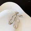 Boucles d'oreilles pendantes AOMU Hip Hop Punk Long métal or argent couleur grand géométrique creux asymétrie dégradé perle d'eau douce boucle d'oreille pour les femmes