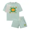 2つのスタイルキッズ服セット男の子の女の子トラックスーツスーツレタープリント2pcsデザイナーTシャツショートパンツスーツChidlrenカジュアルスポーツ服90-160 AAA