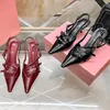 Miui Designer Shoes Histten Heel High High Woman Miui Sandals حذاء جلدي أصلي لون صلبة مدببة مشبك دخار