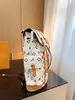 24SS Universele luxe designer nieuwe rugzak Tote Bag voor heren en dames Graffiti lederen boodschappentas Luxe buitenrugzak 40 cm