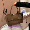 Женские сумки Bottgs's Vents's Arco Totes Сумки на плечо Тканая модная сумка Сумка большой вместимости Новая осенняя женская простая большая сумка Сумка с настоящим логотипом