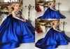 Economici Royal Blue Flower Girls Abiti in raso maniche lunghe perline di cristallo Abiti da spettacolo per ragazze Adolescenti Abbigliamento per bambini Festa di compleanno Communio5935823