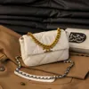 Exportation en ligne de sac à main chaîne de mode sac pour femme style élégant Lingge Pu petit support une épaule sac à dos bandoulière populaire cette année