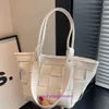 Factory Outlet Bottgss Ventss Cassette Tote bags all'ingrosso in vendita Borsa in tessuto popolare di quest'anno 2023 nuova borsa da donna versatile a tracolla con logo reale