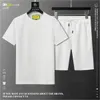 2024 신규 디자이너 남자 폴로 셔츠 세트 여름 Tshirt 2 조각 흰색 세트 3D 레터 레터 레트로 럭셔리 폴로 남자 캐주얼 세트 반바지 m-3xl