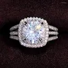 Clusterringen Groothandel platina gesimuleerde diamanten ring bezet met Europese en Amerikaanse dubbellaagse super sprankelende zirkoon
