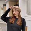秋の冬の女性サウザンド鳥格子縞のベレー帽のベニーニット帽子暖かいファッションアーティストアートペインターハットキャップ240229