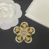 Nya Camellia Brosches Classic Designer Gold Plated Brosches Spring Boutique Gift Jewelry Pins High Quality Love Charm Brooches With Box